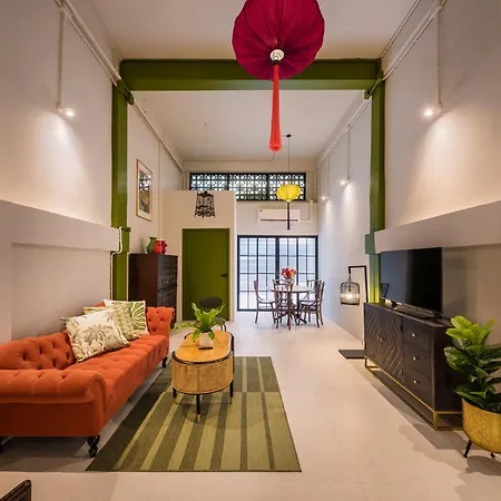 Charming Sukhumvit Shophouse - 2Mins Walk To Skytrain Villa
