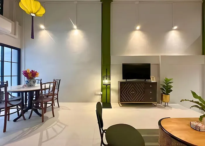 Holiday home Vintage Gallery Sukhumvit 3-bedroom Family House With Kids Playroom - 2 Min To Bts Bang Chak *